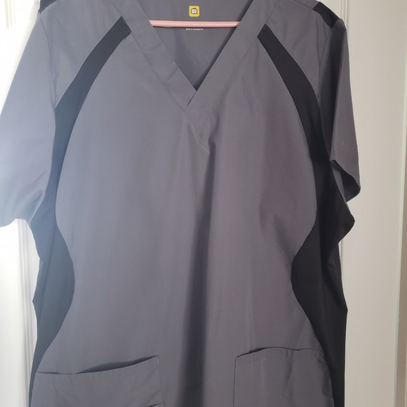 Scrub set - Picture 1 of 3